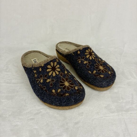 Taos Footwear Shoes - Taos Woolderness 2 Wool Clogs Women’s Size 38 US 7.5 Navy Floral Embroidered